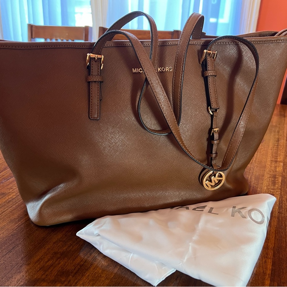 Michael Kors Quinn Large Pebbled Leather Tote Bag Camel - includes tote - Picture 2 of 6